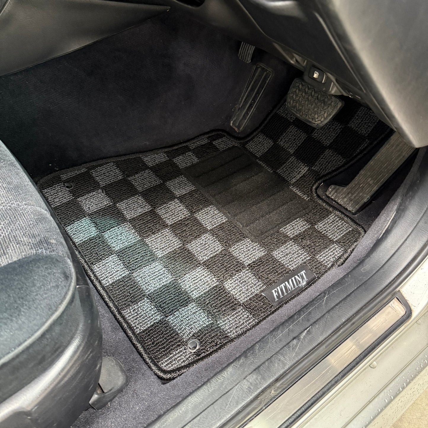 Toyota S170 Crown Athlete 1999 - 07 - Checker Floor Mats
