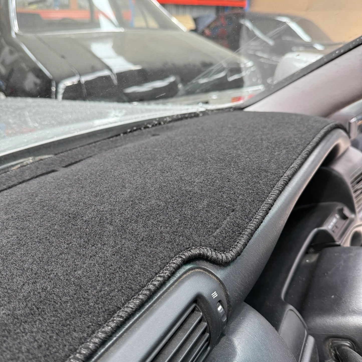 Toyota S170 Crown Athlete 1999 - 07 - Dash Mat