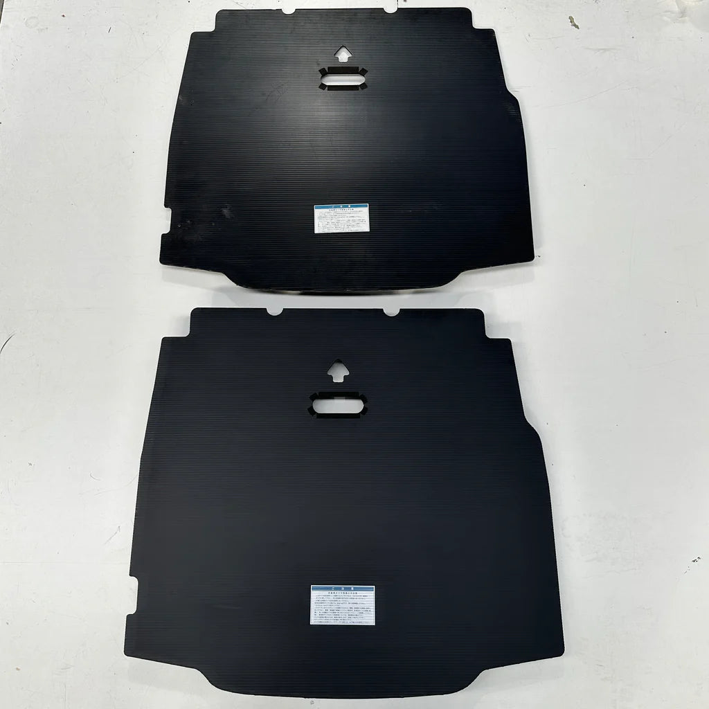 Toyota A80 Supra 1993 - 02 - Spare Wheel Cover