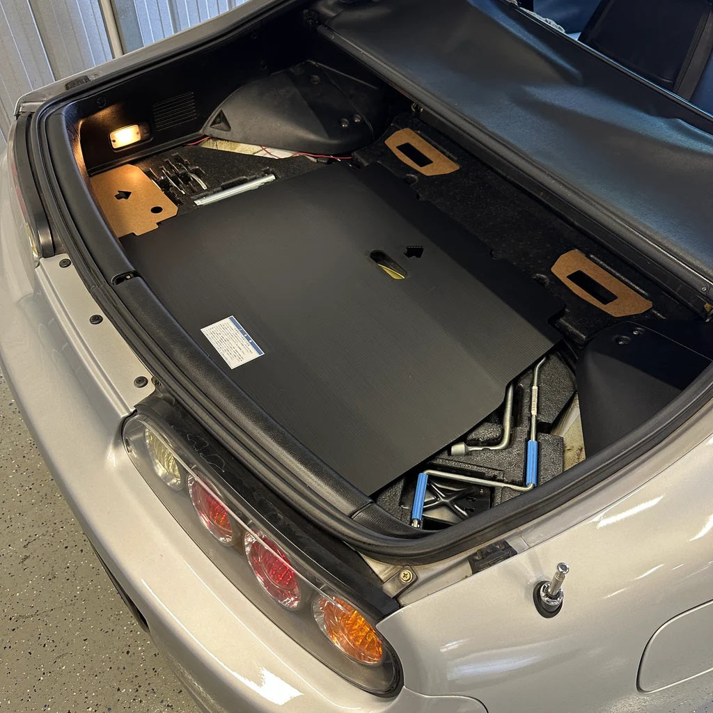 Toyota A80 Supra 1993 - 02 - Spare Wheel Cover