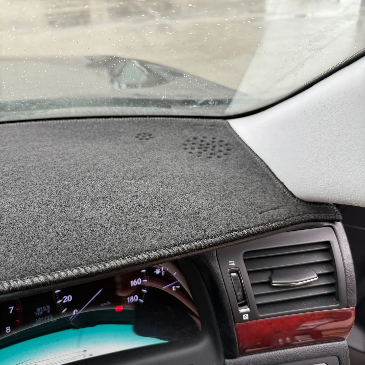 Dash Mat to suit Lexus XF40 LS600 2006